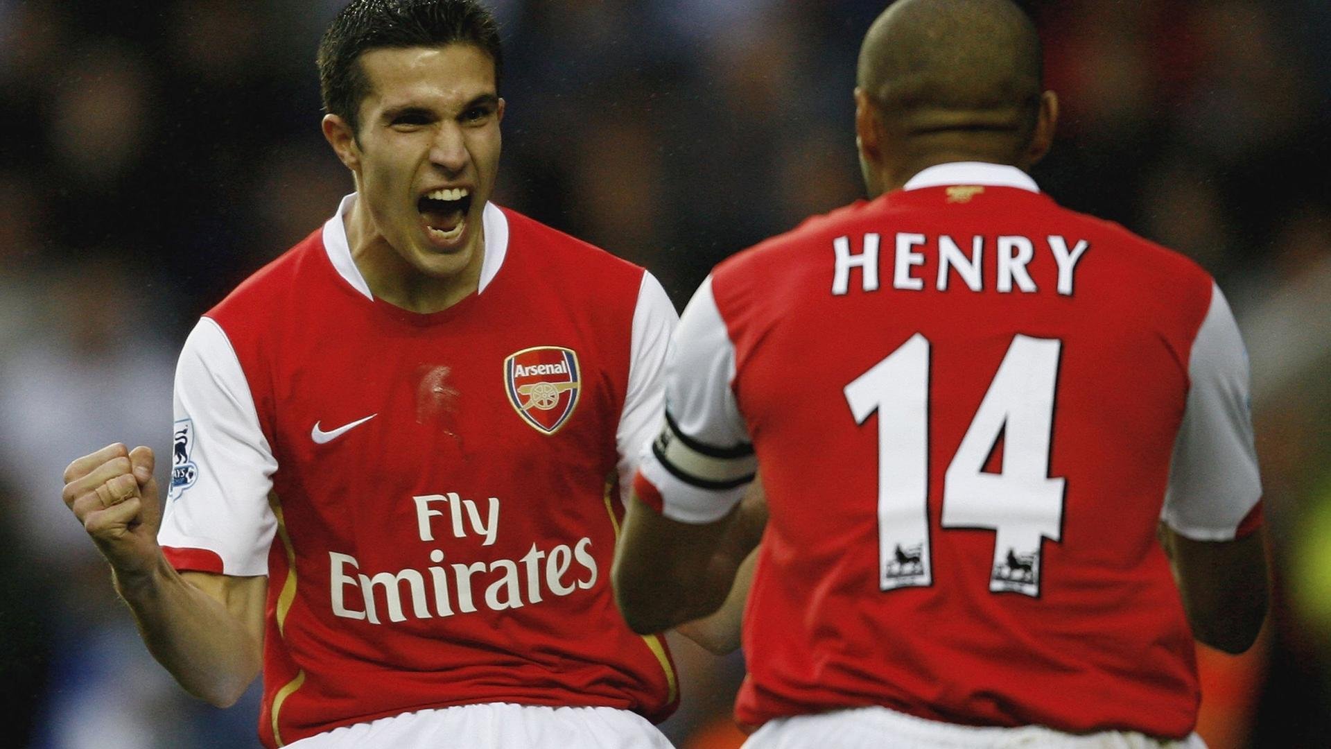 欧洲足球锦标赛预热赛拉开序幕，球迷热情高涨，欧洲足球锦标赛比赛时间