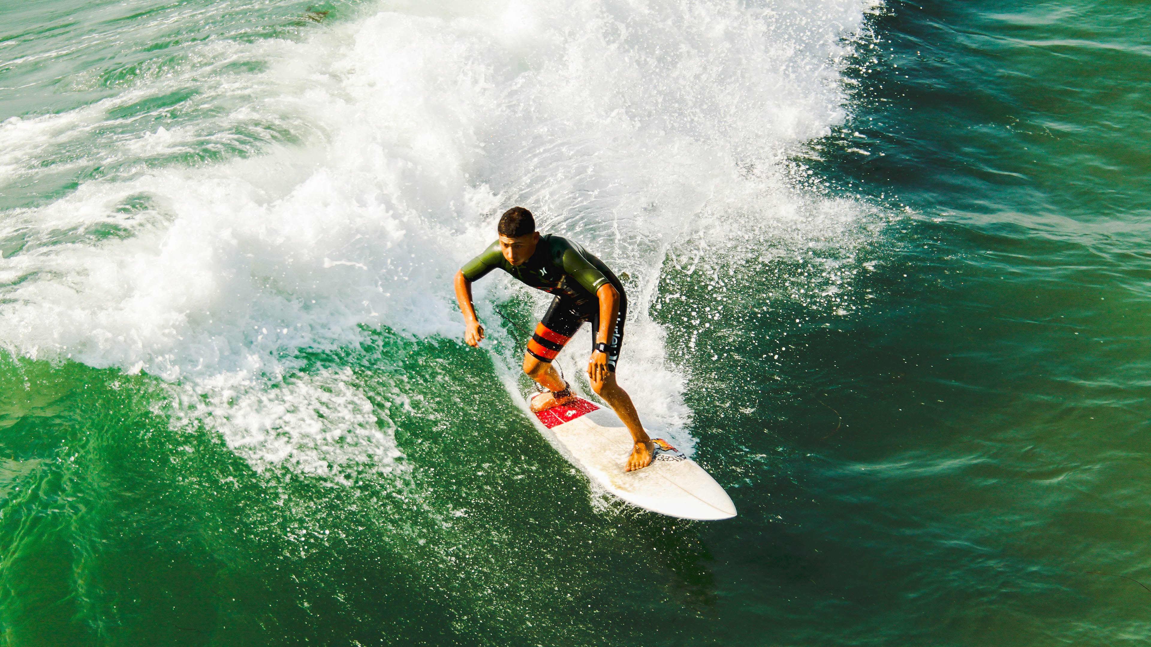 火箭勇夺篮网，哈登火力全开季后赛争霸势不可挡，篮网逆转火箭登顶东部第一 哈登伤退